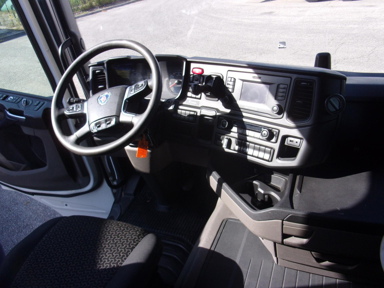 SCANIA R 450 A4x2NA - Vetopöytäauto: kuva SCANIA R 450 A4x2NA - Vetopöytäauto SCANIA R 450 A4x2NA - Vetopöytäauto: kuva SCANIA R 450 A4x2NA - Vetopöytäauto