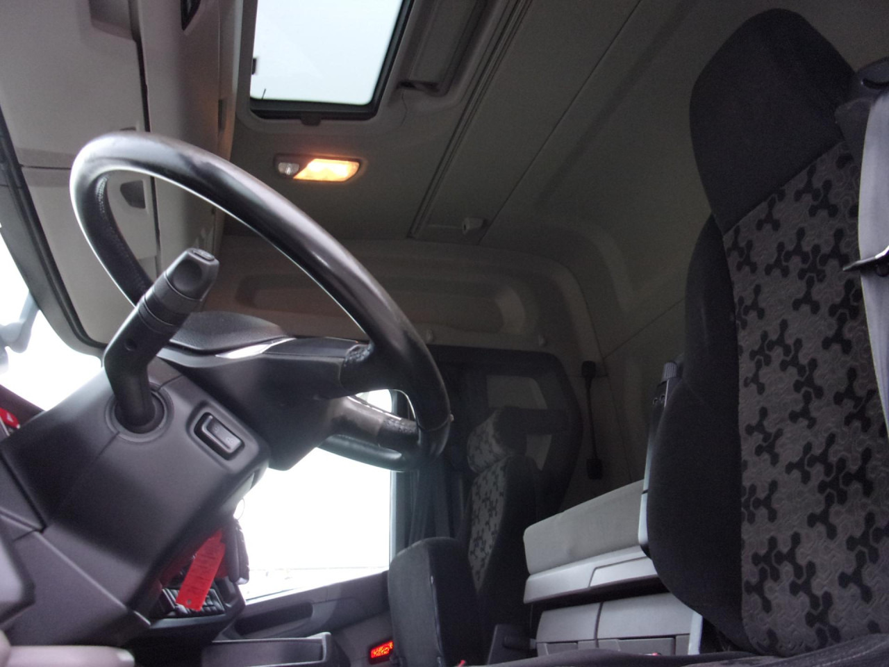 SCANIA R 410 A4x2NA - Vetopöytäauto: kuva SCANIA R 410 A4x2NA - Vetopöytäauto SCANIA R 410 A4x2NA - Vetopöytäauto: kuva SCANIA R 410 A4x2NA - Vetopöytäauto