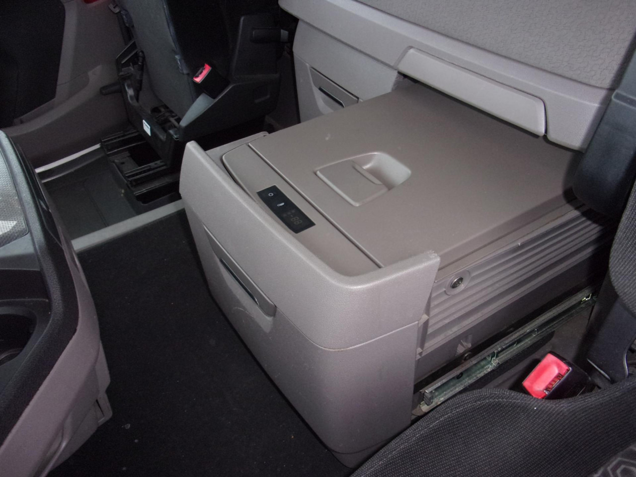 SCANIA R 410 A4x2NA - Vetopöytäauto: kuva SCANIA R 410 A4x2NA - Vetopöytäauto SCANIA R 410 A4x2NA - Vetopöytäauto: kuva SCANIA R 410 A4x2NA - Vetopöytäauto