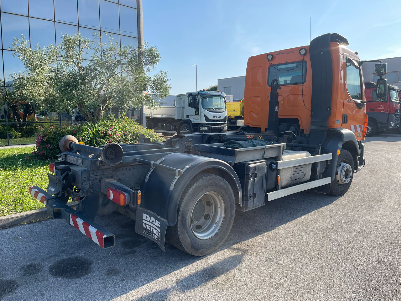 DAF LF280LE - Koukkulava kuorma-auto: kuva DAF LF280LE - Koukkulava kuorma-auto DAF LF280LE - Koukkulava kuorma-auto: kuva DAF LF280LE - Koukkulava kuorma-auto