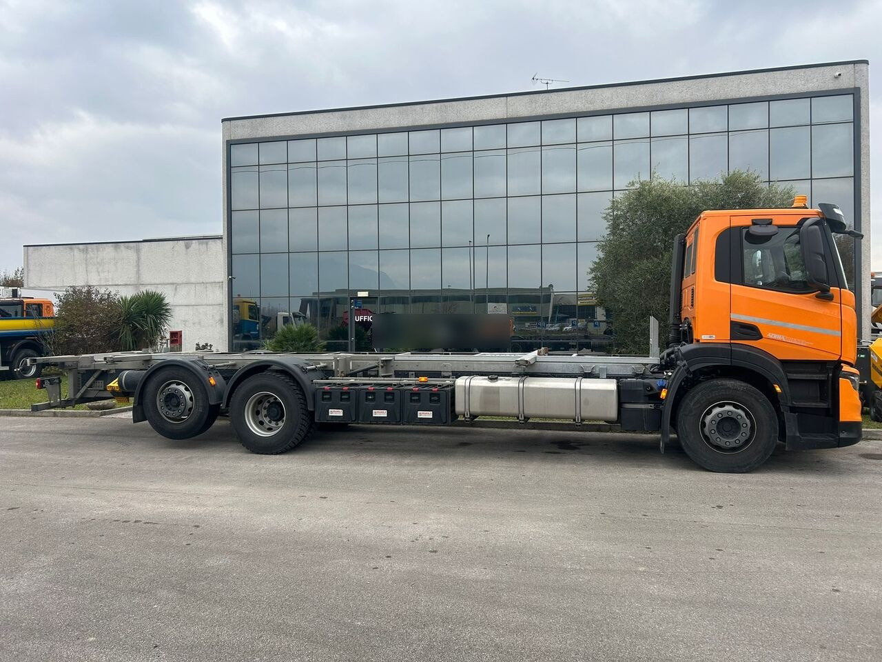 IVECO 400 - Kuorma-auto alusta: kuva IVECO 400 - Kuorma-auto alusta IVECO 400 - Kuorma-auto alusta: kuva IVECO 400 - Kuorma-auto alusta