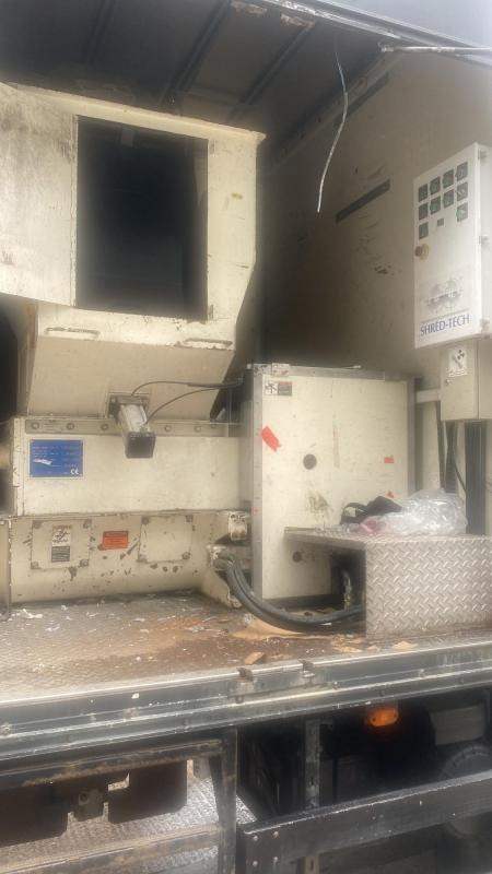 DAF LF 55-220 18 Ton Boxvan Fitted paper and Fabric Shredding Machine - Umpikori kuorma-auto, Kunnallis-/ Erikoisajoneuvot: kuva DAF LF 55-220 18 Ton Boxvan Fitted paper and Fabric Shredding Machine - Umpikori kuorma-auto, Kunnallis-/ Erikoisajoneuvot DAF LF 55-220 18 Ton Boxvan Fitted paper and Fabric Shredding Machine - Umpikori kuorma-auto, Kunnallis-/ Erikoisajoneuvot: kuva DAF LF 55-220 18 Ton Boxvan Fitted paper and Fabric Shredding Machine - Umpikori kuorma-auto, Kunnallis-/ Erikoisajoneuvot