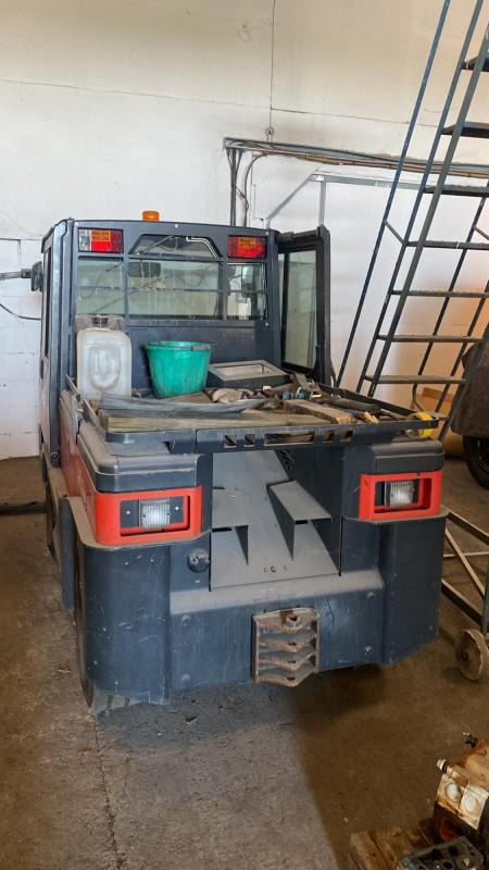 Linde Electric Tug P250 - Vetotrukki: kuva Linde Electric Tug P250 - Vetotrukki Linde Electric Tug P250 - Vetotrukki: kuva Linde Electric Tug P250 - Vetotrukki