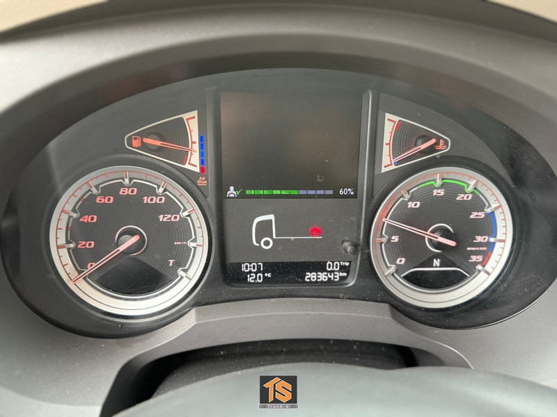 DAF LF 290 KOFFER - 19 TON - EURO 6 D - TOP!! - Umpikori kuorma-auto: kuva DAF LF 290 KOFFER - 19 TON - EURO 6 D - TOP!! - Umpikori kuorma-auto DAF LF 290 KOFFER - 19 TON - EURO 6 D - TOP!! - Umpikori kuorma-auto: kuva DAF LF 290 KOFFER - 19 TON - EURO 6 D - TOP!! - Umpikori kuorma-auto