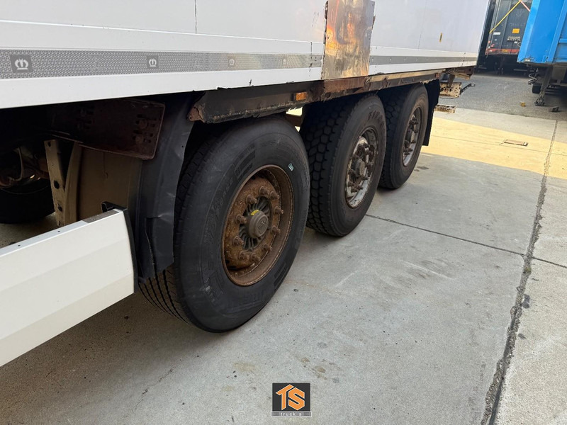 Krone COOL LINER CARRIER VECTOR 1550 - DISC BRAKES - TOP! - Refrigeraattori puoliperävaunu: kuva Krone COOL LINER CARRIER VECTOR 1550 - DISC BRAKES - TOP! - Refrigeraattori puoliperävaunu Krone COOL LINER CARRIER VECTOR 1550 - DISC BRAKES - TOP! - Refrigeraattori puoliperävaunu: kuva Krone COOL LINER CARRIER VECTOR 1550 - DISC BRAKES - TOP! - Refrigeraattori puoliperävaunu