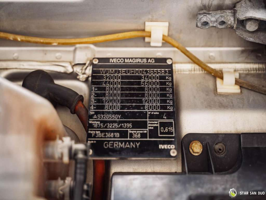 Nosturiauto Iveco STRALIS AS320S50Y 8x2 HMF 8520-0K6 FLY JIB Winc: kuva Nosturiauto Iveco STRALIS AS320S50Y 8x2 HMF 8520-0K6 FLY JIB Winc Nosturiauto Iveco STRALIS AS320S50Y 8x2 HMF 8520-0K6 FLY JIB Winc: kuva Nosturiauto Iveco STRALIS AS320S50Y 8x2 HMF 8520-0K6 FLY JIB Winc