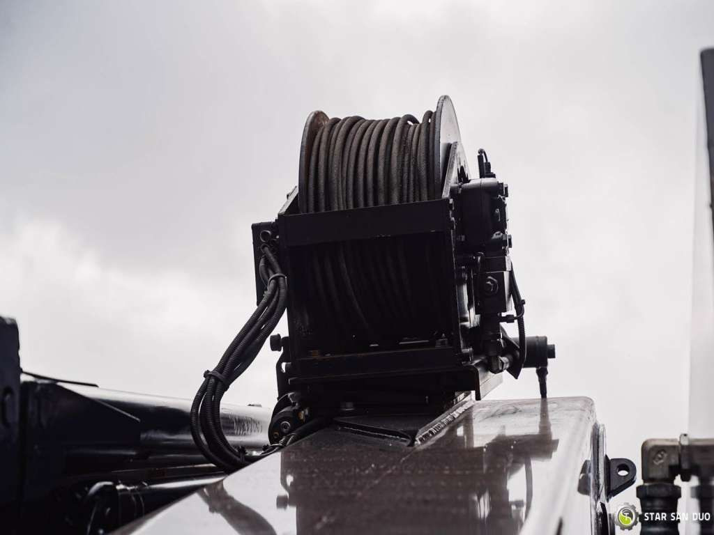 Nosturiauto Iveco STRALIS AS320S50Y 8x2 HMF 8520-0K6 FLY JIB Winc: kuva Nosturiauto Iveco STRALIS AS320S50Y 8x2 HMF 8520-0K6 FLY JIB Winc Nosturiauto Iveco STRALIS AS320S50Y 8x2 HMF 8520-0K6 FLY JIB Winc: kuva Nosturiauto Iveco STRALIS AS320S50Y 8x2 HMF 8520-0K6 FLY JIB Winc