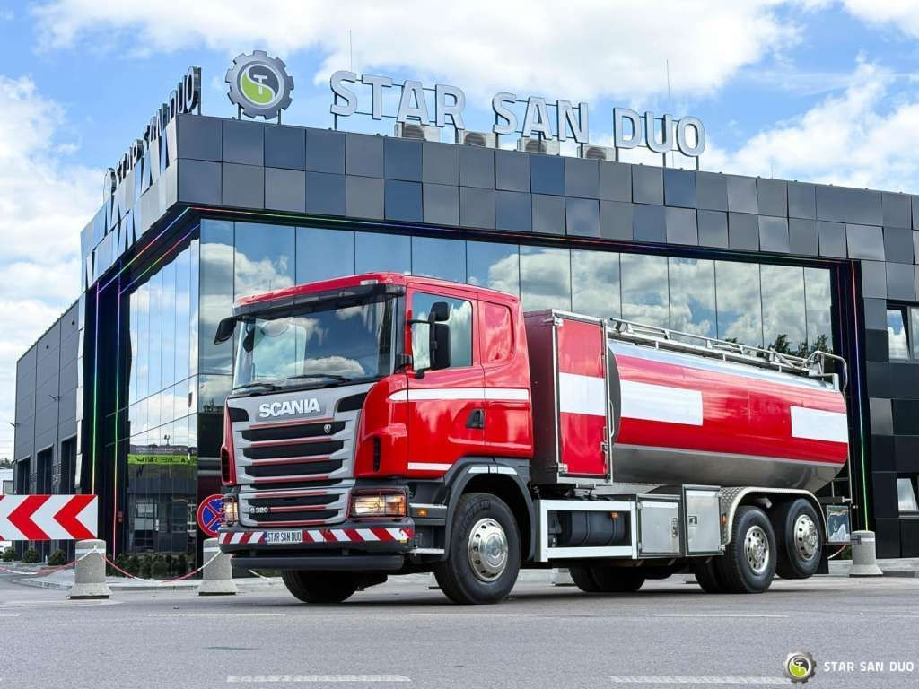 Scania D 320 FIRE BRIGADE Tank 12,000 Litres - Kuorma-auto: kuva Scania D 320 FIRE BRIGADE Tank 12,000 Litres - Kuorma-auto Scania D 320 FIRE BRIGADE Tank 12,000 Litres - Kuorma-auto: kuva Scania D 320 FIRE BRIGADE Tank 12,000 Litres - Kuorma-auto