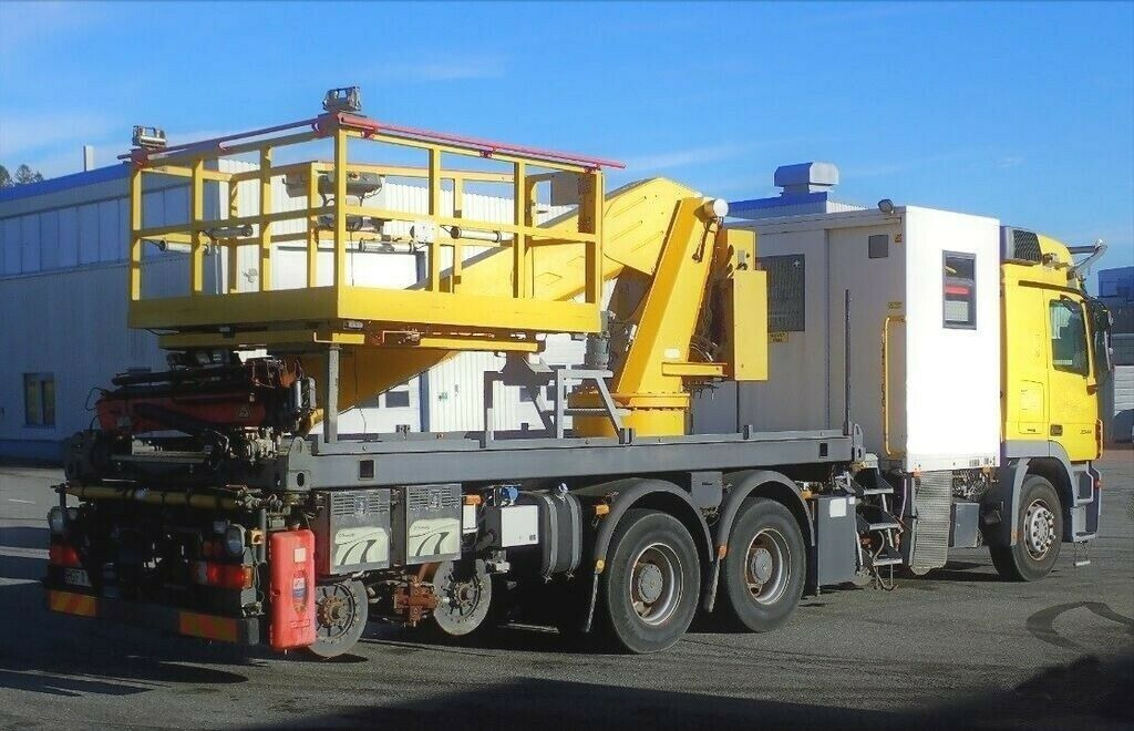 Itsekulkevat henkilönostimet Mercedes-Benz 3344 SRT SCHÖRLING Road Rail Railway Zweiweg .: kuva Itsekulkevat henkilönostimet Mercedes-Benz 3344 SRT SCHÖRLING Road Rail Railway Zweiweg .