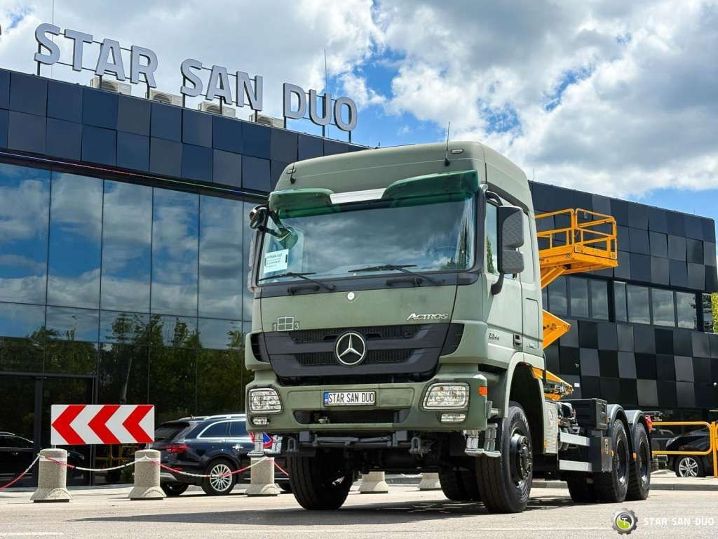 Mercedes-Benz ACTROS 3344 6x6 System Twist Lock - Kuorma-auto alusta: kuva Mercedes-Benz ACTROS 3344 6x6 System Twist Lock - Kuorma-auto alusta Mercedes-Benz ACTROS 3344 6x6 System Twist Lock - Kuorma-auto alusta: kuva Mercedes-Benz ACTROS 3344 6x6 System Twist Lock - Kuorma-auto alusta