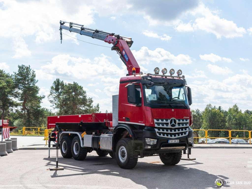Mercedes-Benz AROCS 3345 6x6 HMF 3220 Winch Crane Tipper - Kippiauto kuorma-auto: kuva Mercedes-Benz AROCS 3345 6x6 HMF 3220 Winch Crane Tipper - Kippiauto kuorma-auto Mercedes-Benz AROCS 3345 6x6 HMF 3220 Winch Crane Tipper - Kippiauto kuorma-auto: kuva Mercedes-Benz AROCS 3345 6x6 HMF 3220 Winch Crane Tipper - Kippiauto kuorma-auto