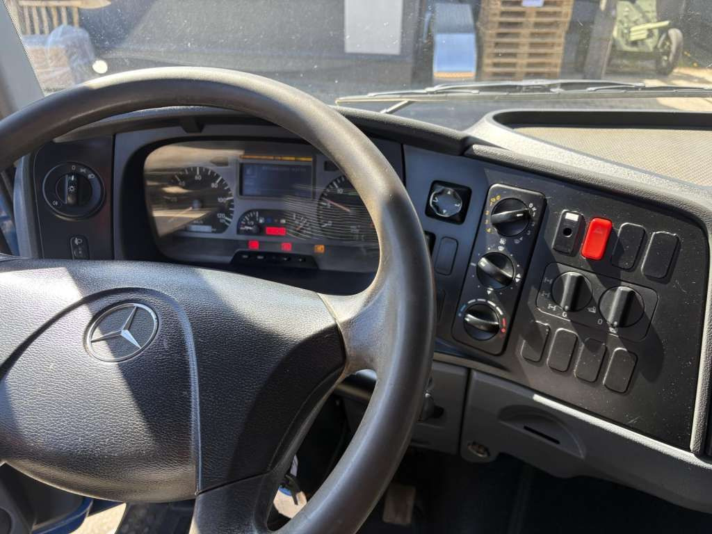 Leasing  Mercedes-Benz  AXOR 1824 4x4 PALFINGER PK 8500 Crane Kran Mercedes-Benz  AXOR 1824 4x4 PALFINGER PK 8500 Crane Kran: kuva Leasing  Mercedes-Benz  AXOR 1824 4x4 PALFINGER PK 8500 Crane Kran Mercedes-Benz  AXOR 1824 4x4 PALFINGER PK 8500 Crane Kran