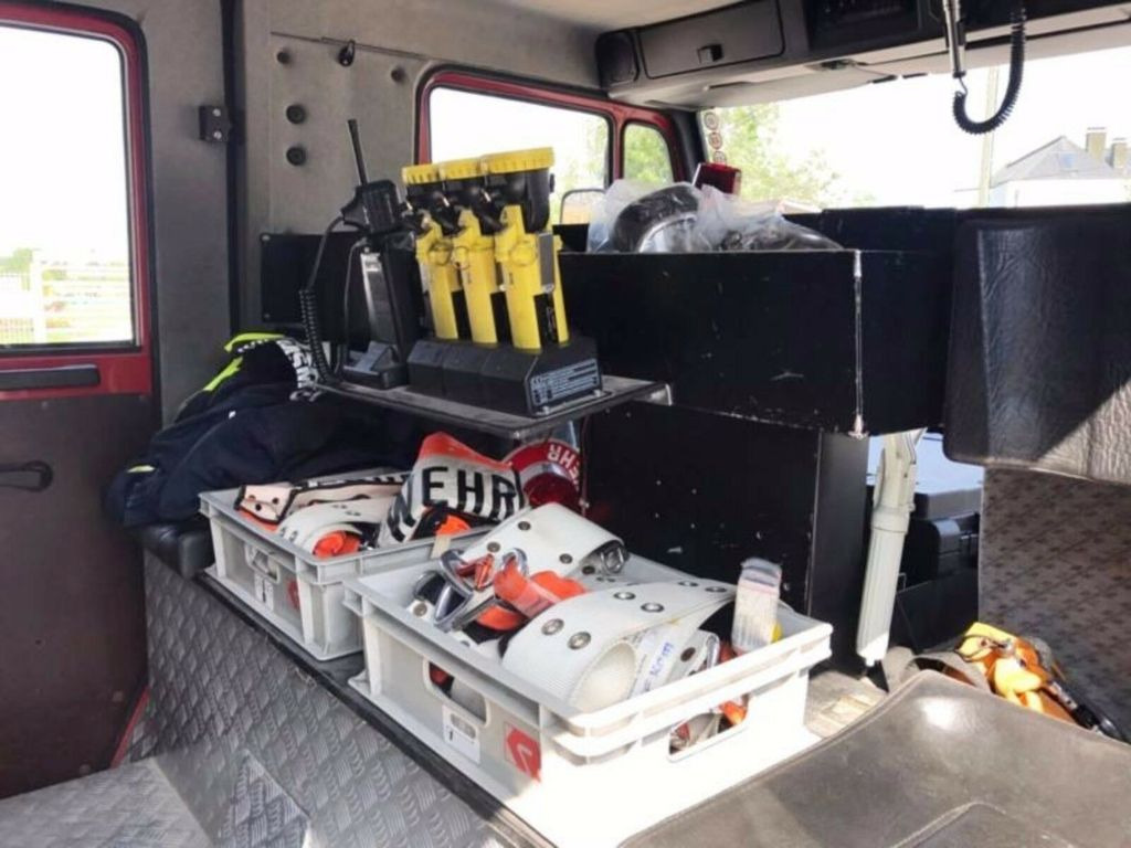 Steyr 13S23 4x4 Feuerwehr 2000 liter Fire - Paloauto: kuva Steyr 13S23 4x4 Feuerwehr 2000 liter Fire - Paloauto Steyr 13S23 4x4 Feuerwehr 2000 liter Fire - Paloauto: kuva Steyr 13S23 4x4 Feuerwehr 2000 liter Fire - Paloauto
