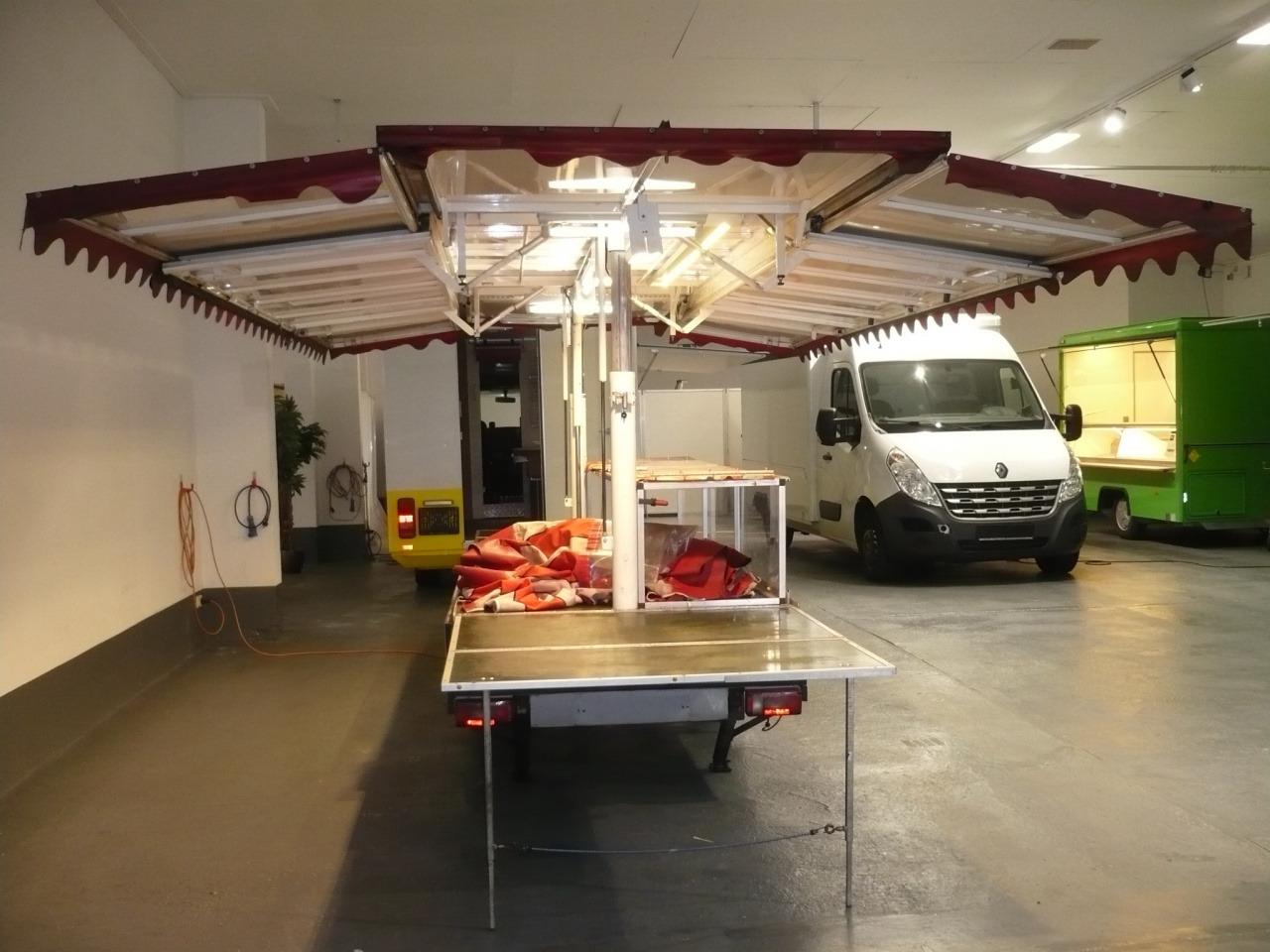 Verkaufsanhänger Alf - Myyntivaunu: kuva Verkaufsanhänger Alf - Myyntivaunu Verkaufsanhänger Alf - Myyntivaunu: kuva Verkaufsanhänger Alf - Myyntivaunu