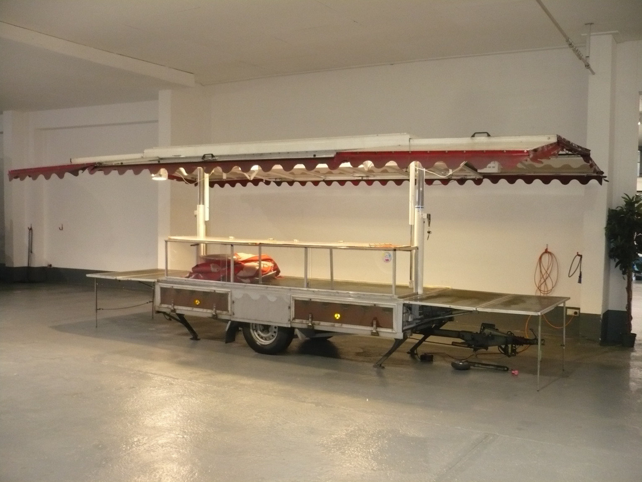 Verkaufsanhänger Alf - Myyntivaunu: kuva Verkaufsanhänger Alf - Myyntivaunu Verkaufsanhänger Alf - Myyntivaunu: kuva Verkaufsanhänger Alf - Myyntivaunu