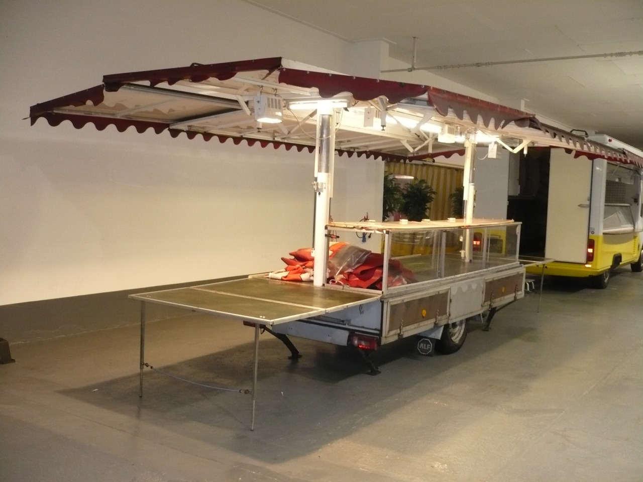 Verkaufsanhänger Alf - Myyntivaunu: kuva Verkaufsanhänger Alf - Myyntivaunu Verkaufsanhänger Alf - Myyntivaunu: kuva Verkaufsanhänger Alf - Myyntivaunu