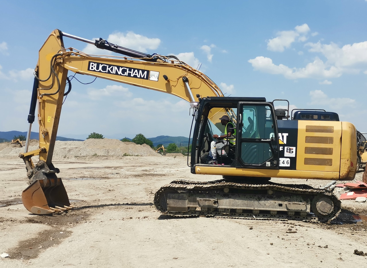 CATERPILLAR 320 E - Telakaivukone: kuva CATERPILLAR 320 E - Telakaivukone CATERPILLAR 320 E - Telakaivukone: kuva CATERPILLAR 320 E - Telakaivukone