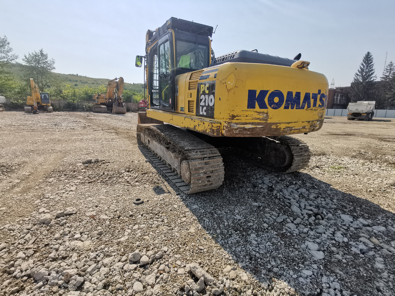 KOMATSU PC210 LC - 8 - Kaivuri: kuva KOMATSU PC210 LC - 8 - Kaivuri KOMATSU PC210 LC - 8 - Kaivuri: kuva KOMATSU PC210 LC - 8 - Kaivuri