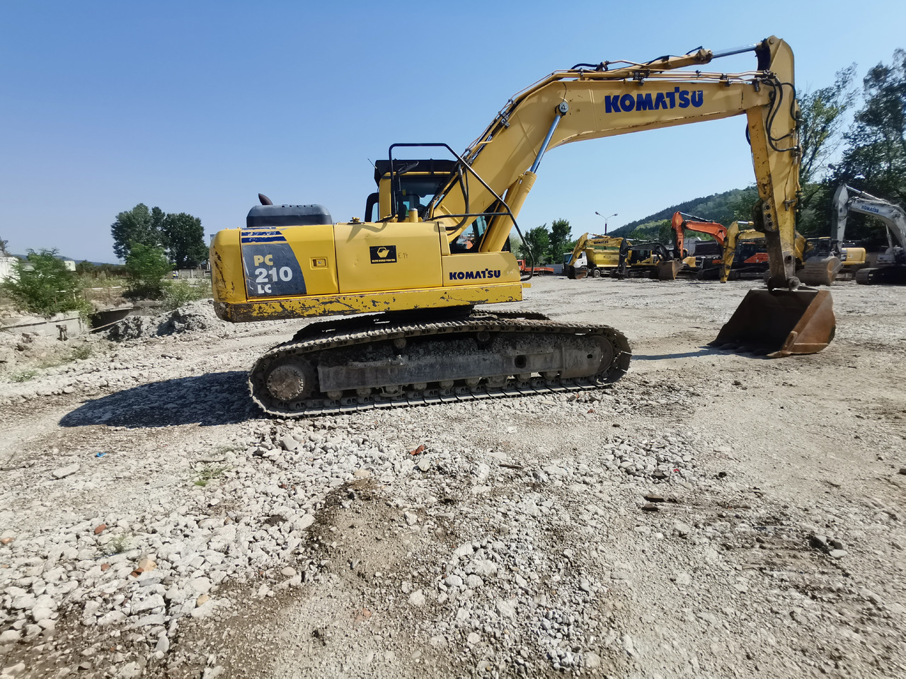 KOMATSU PC210 LC - 8 - Kaivuri: kuva KOMATSU PC210 LC - 8 - Kaivuri KOMATSU PC210 LC - 8 - Kaivuri: kuva KOMATSU PC210 LC - 8 - Kaivuri