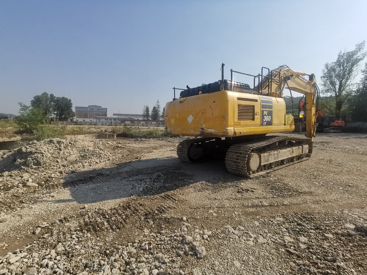 KOMATSU PC360 LC -10 - Kaivuri: kuva KOMATSU PC360 LC -10 - Kaivuri KOMATSU PC360 LC -10 - Kaivuri: kuva KOMATSU PC360 LC -10 - Kaivuri