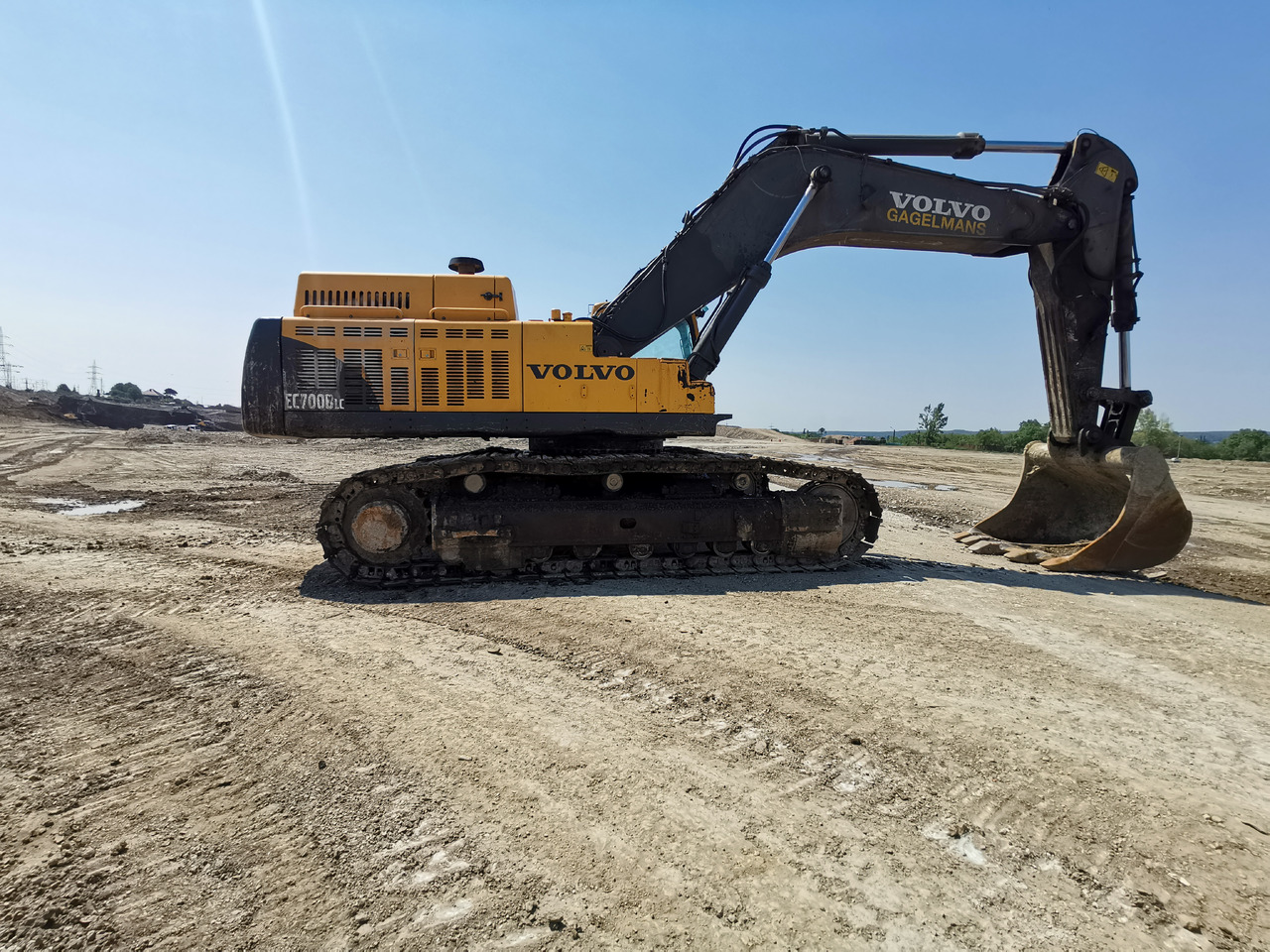 VOLVO 700 B - Telakaivukone: kuva VOLVO 700 B - Telakaivukone VOLVO 700 B - Telakaivukone: kuva VOLVO 700 B - Telakaivukone