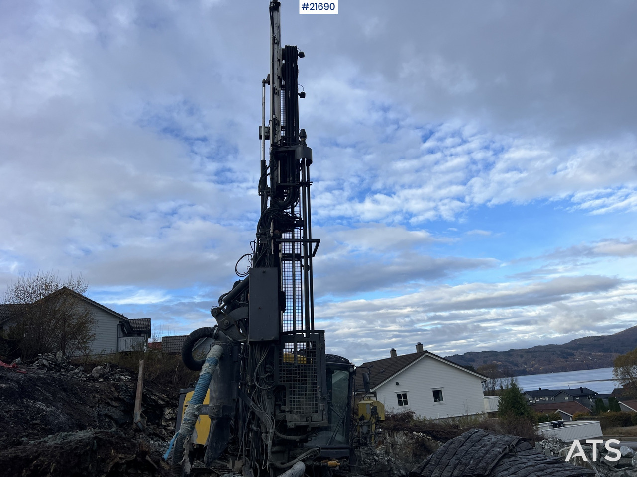 Atlas Copco smartroc T40-11 Borerigg m/ 2560 hammer, CME sliper og Leica gps - Porakone: kuva Atlas Copco smartroc T40-11 Borerigg m/ 2560 hammer, CME sliper og Leica gps - Porakone Atlas Copco smartroc T40-11 Borerigg m/ 2560 hammer, CME sliper og Leica gps - Porakone: kuva Atlas Copco smartroc T40-11 Borerigg m/ 2560 hammer, CME sliper og Leica gps - Porakone