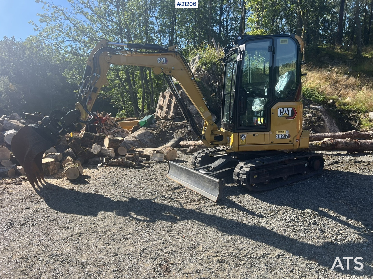 Caterpillar 302.7 CR - Minikuormaaja: kuva Caterpillar 302.7 CR - Minikuormaaja Caterpillar 302.7 CR - Minikuormaaja: kuva Caterpillar 302.7 CR - Minikuormaaja