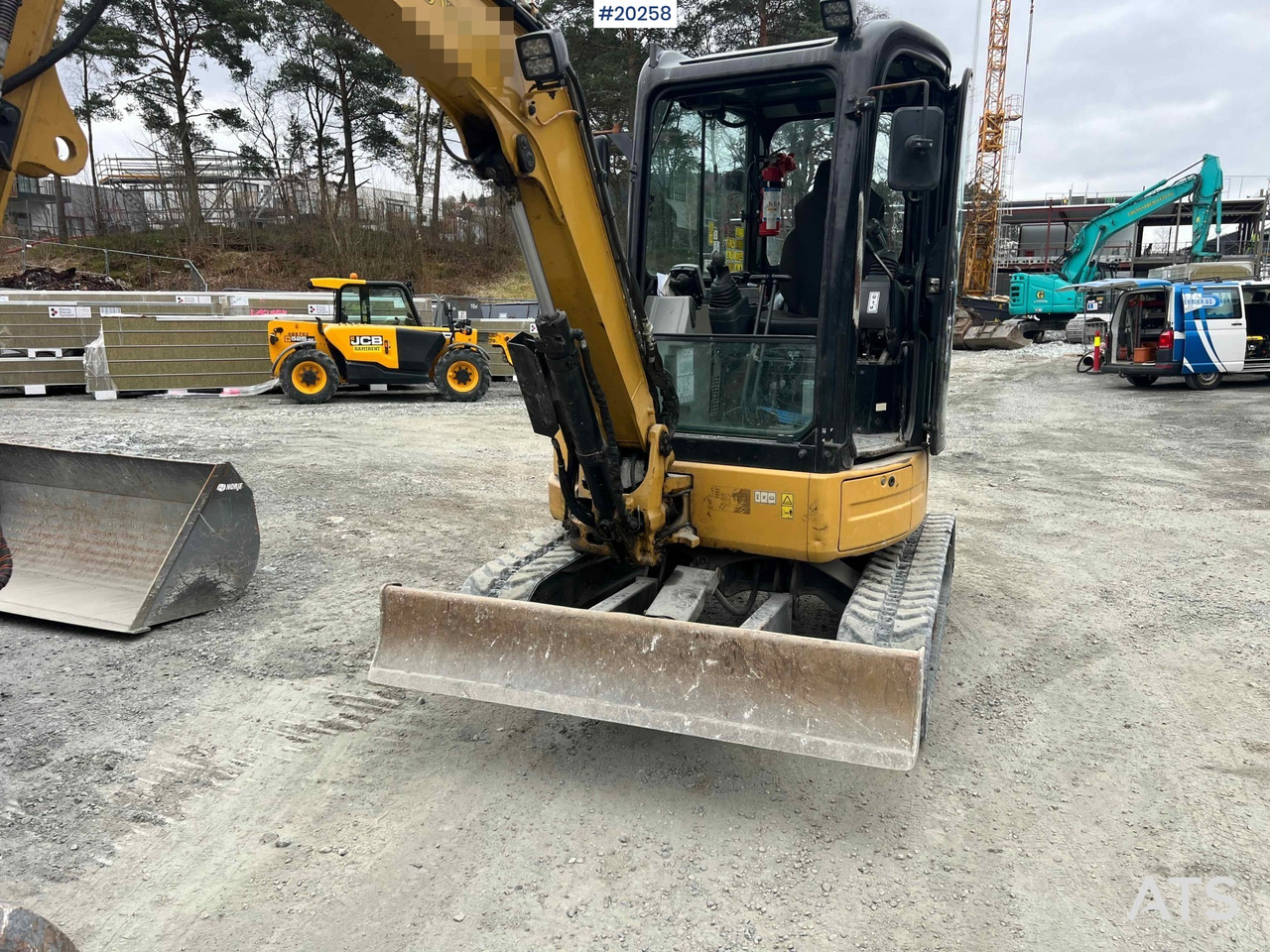 Kaivuri Caterpillar 303.5ECR: kuva Kaivuri Caterpillar 303.5ECR Kaivuri Caterpillar 303.5ECR: kuva Kaivuri Caterpillar 303.5ECR