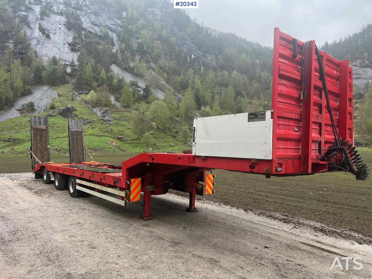 Damm SE-51M 3 akslet Maskinhenger m/ hydrauliske kjørebroer - Apuvaunu puoliperävaunu: kuva Damm SE-51M 3 akslet Maskinhenger m/ hydrauliske kjørebroer - Apuvaunu puoliperävaunu Damm SE-51M 3 akslet Maskinhenger m/ hydrauliske kjørebroer - Apuvaunu puoliperävaunu: kuva Damm SE-51M 3 akslet Maskinhenger m/ hydrauliske kjørebroer - Apuvaunu puoliperävaunu