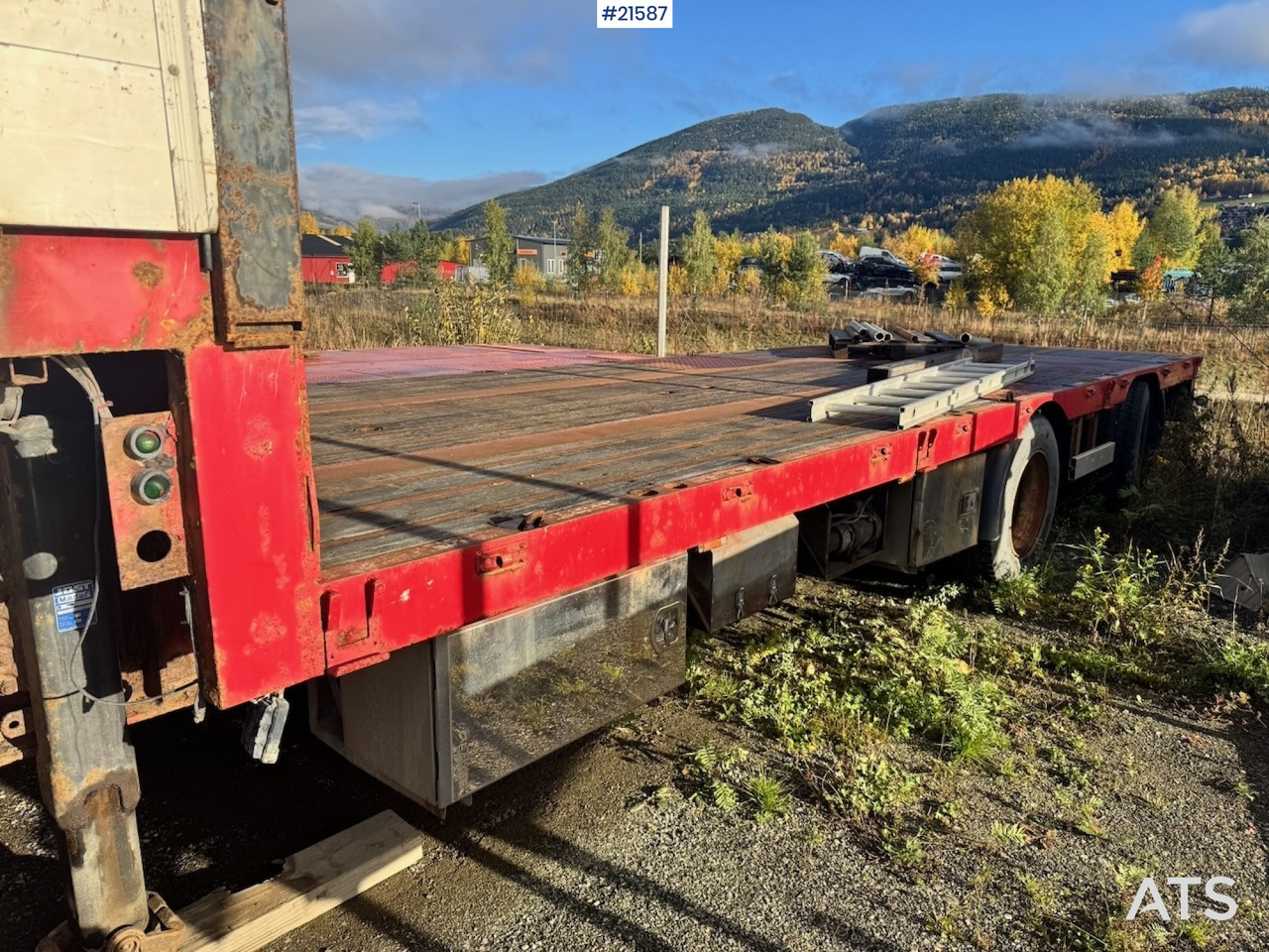 HRD Kransemi - Lavapuoliperävaunu: kuva HRD Kransemi - Lavapuoliperävaunu HRD Kransemi - Lavapuoliperävaunu: kuva HRD Kransemi - Lavapuoliperävaunu