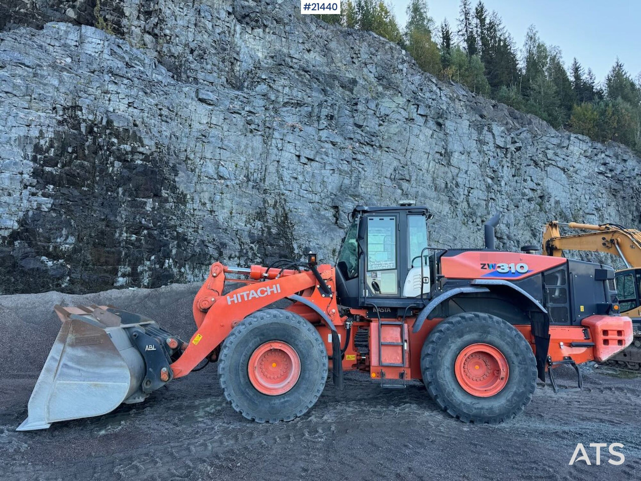 Hitachi ZW310 - Pyöräkuormaaja: kuva Hitachi ZW310 - Pyöräkuormaaja Hitachi ZW310 - Pyöräkuormaaja: kuva Hitachi ZW310 - Pyöräkuormaaja