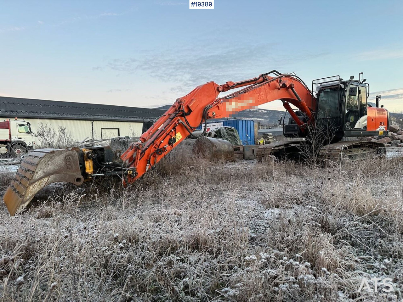 Hitachi ZX210LC-6 - Kaivuri: kuva Hitachi ZX210LC-6 - Kaivuri Hitachi ZX210LC-6 - Kaivuri: kuva Hitachi ZX210LC-6 - Kaivuri