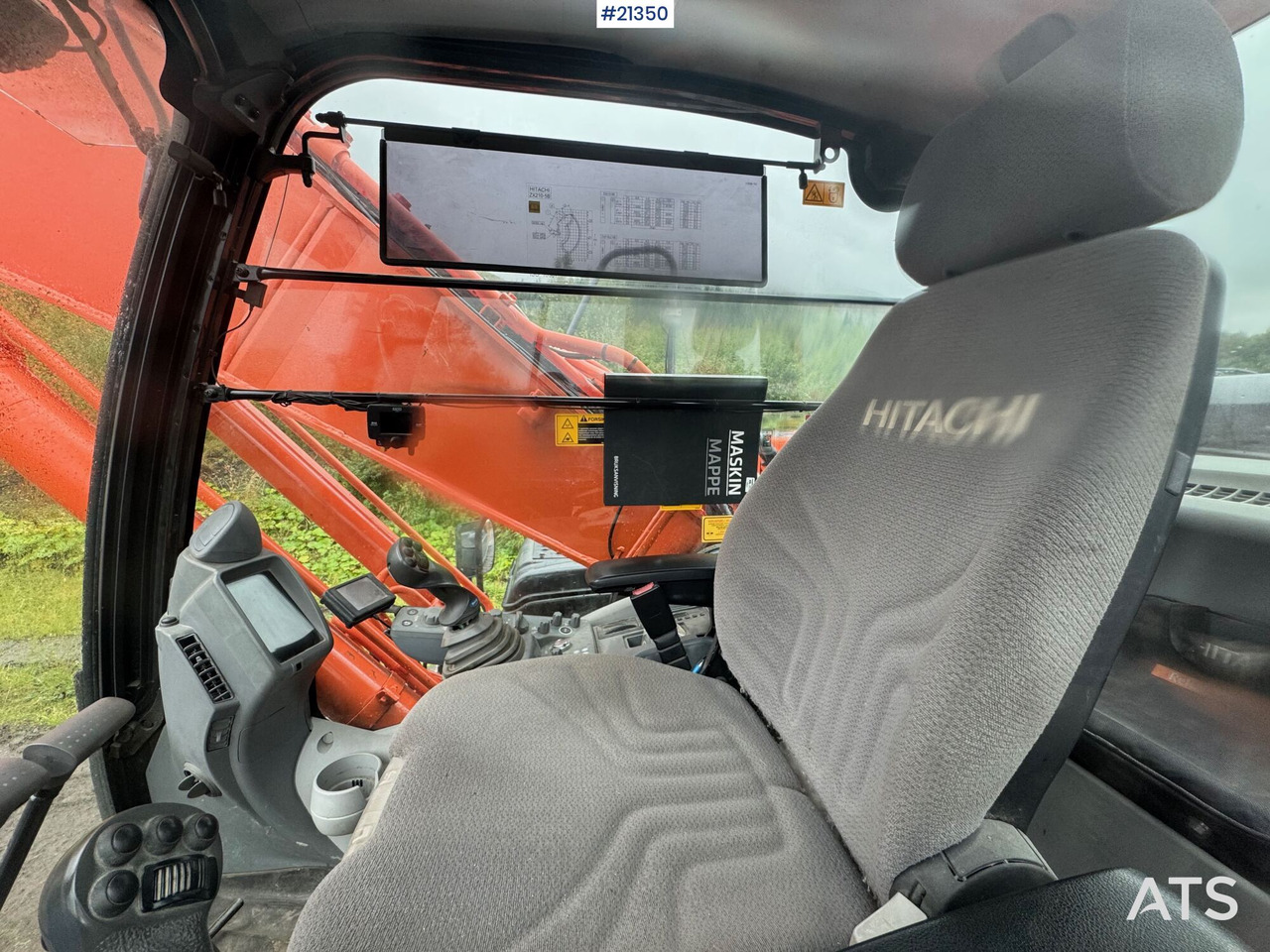 Kaivuri Hitachi ZX210LC: kuva Kaivuri Hitachi ZX210LC