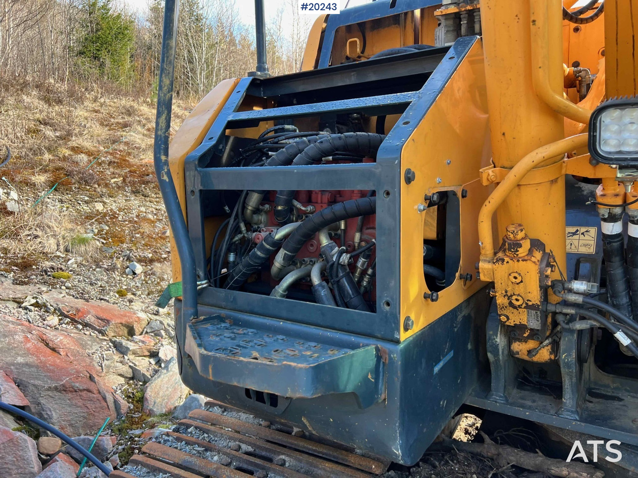 Kaivuri Hyundai Robex 235LCR-9 m/ Graveskuffe og gps: kuva Kaivuri Hyundai Robex 235LCR-9 m/ Graveskuffe og gps Kaivuri Hyundai Robex 235LCR-9 m/ Graveskuffe og gps: kuva Kaivuri Hyundai Robex 235LCR-9 m/ Graveskuffe og gps