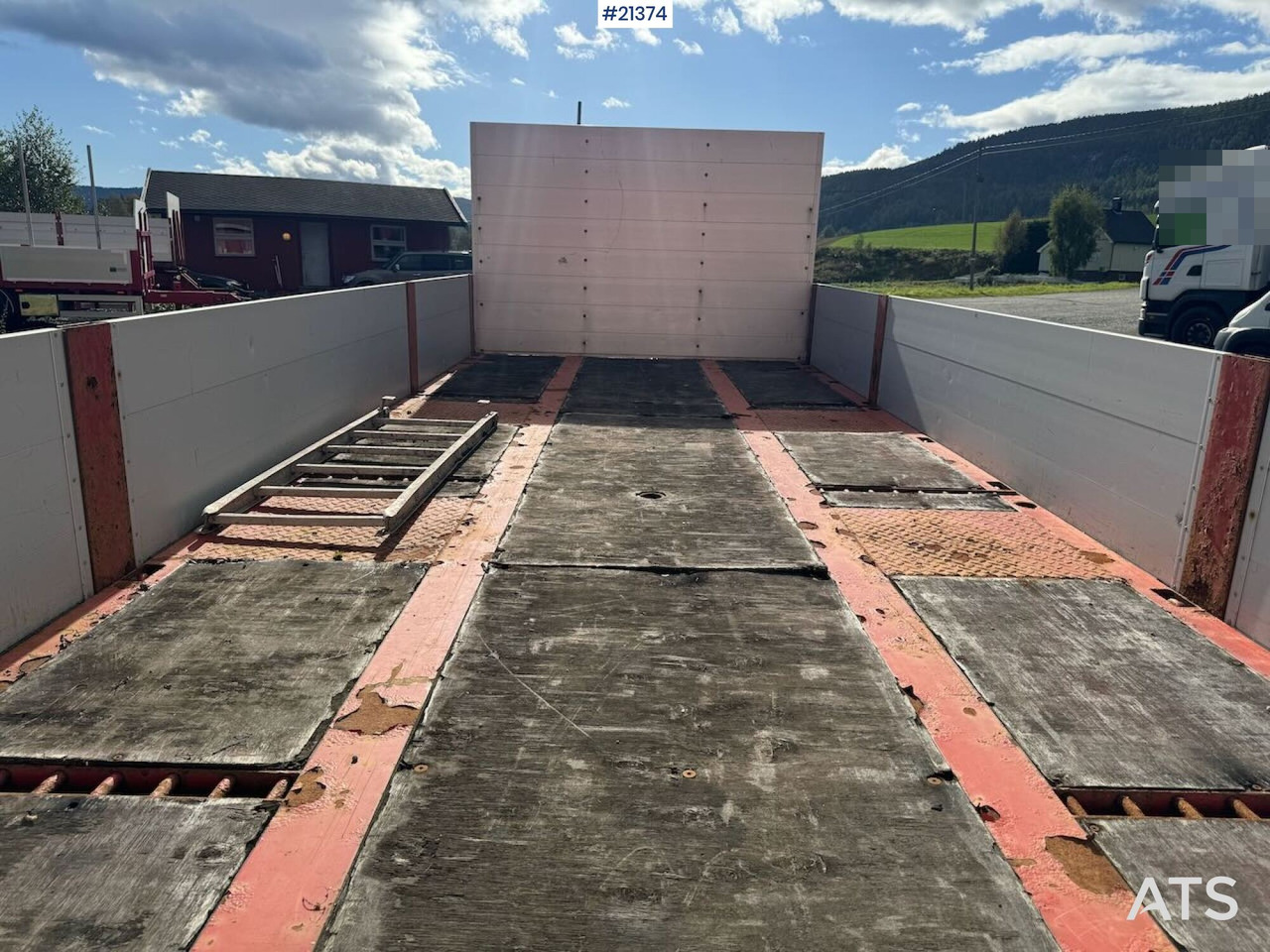 Leasing Istrail 2 akslet plankjerre Istrail 2 akslet plankjerre: kuva Leasing Istrail 2 akslet plankjerre Istrail 2 akslet plankjerre