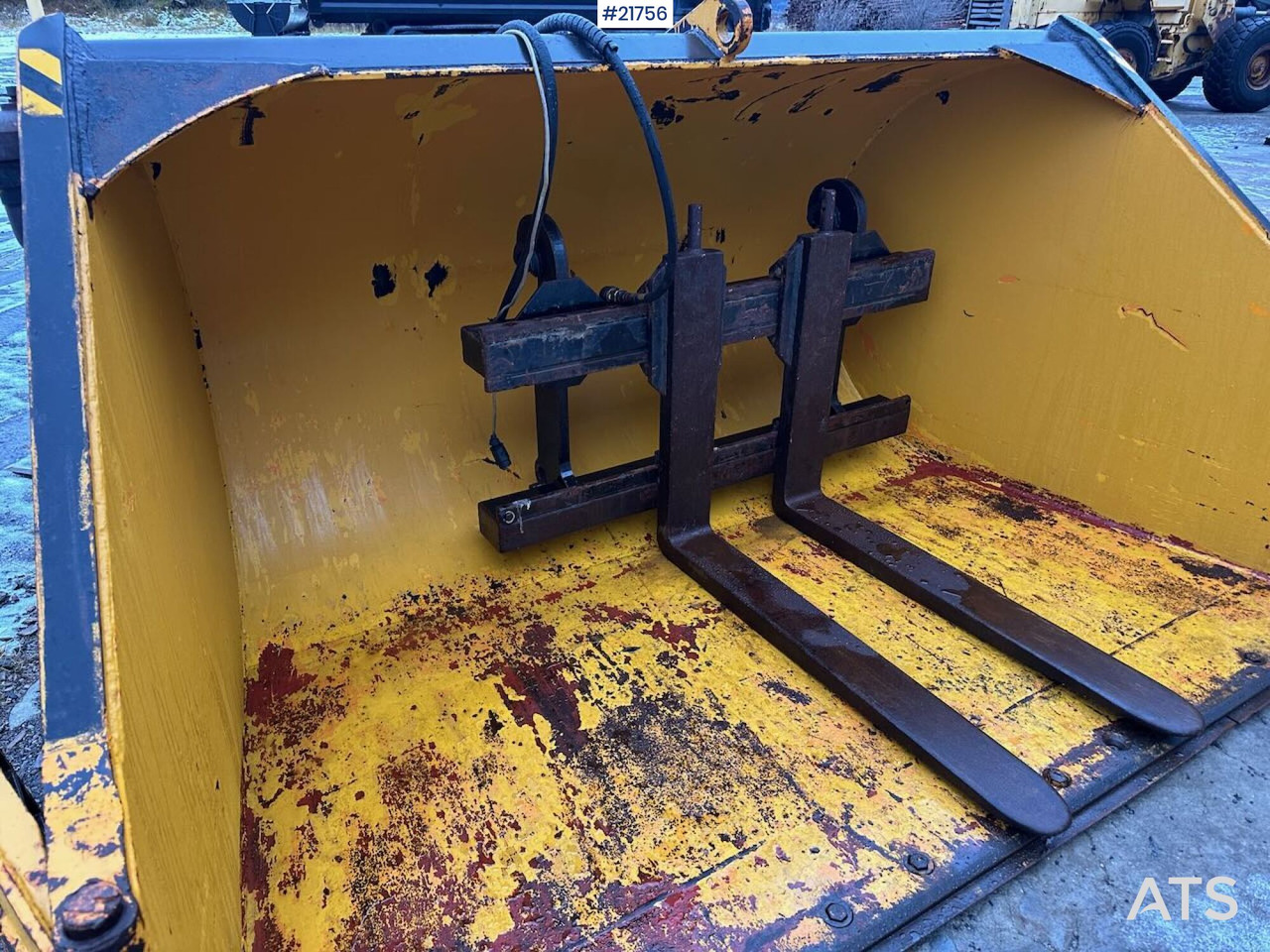 Klappvingeskuffe til hjullaster - Kuormaajan kauha: kuva Klappvingeskuffe til hjullaster - Kuormaajan kauha Klappvingeskuffe til hjullaster - Kuormaajan kauha: kuva Klappvingeskuffe til hjullaster - Kuormaajan kauha