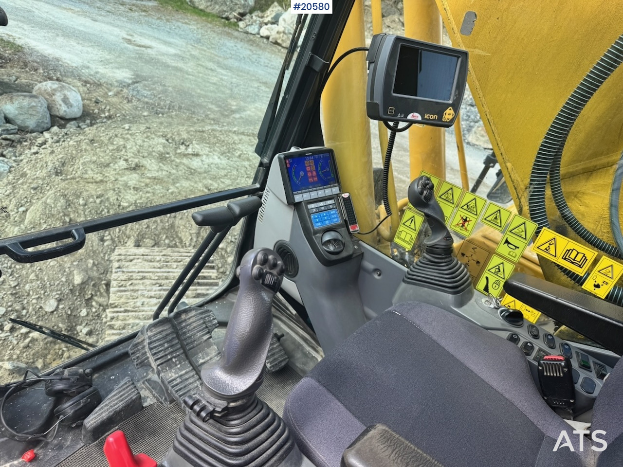 Kaivuri Komatsu HB215LC-2: kuva Kaivuri Komatsu HB215LC-2