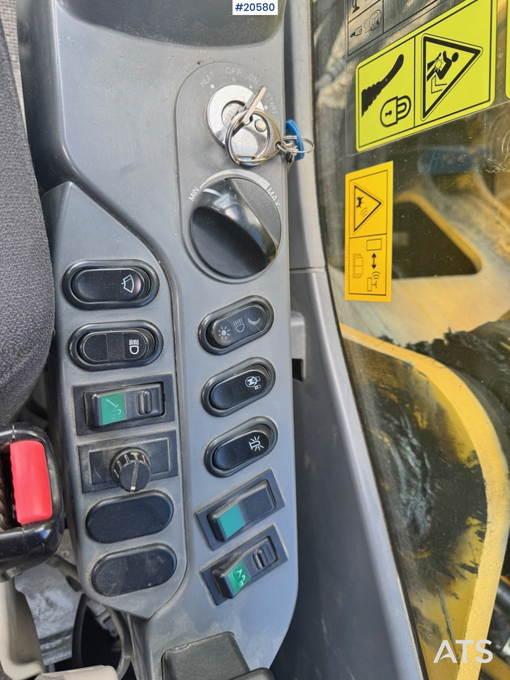 Kaivuri Komatsu HB215LC-2: kuva Kaivuri Komatsu HB215LC-2