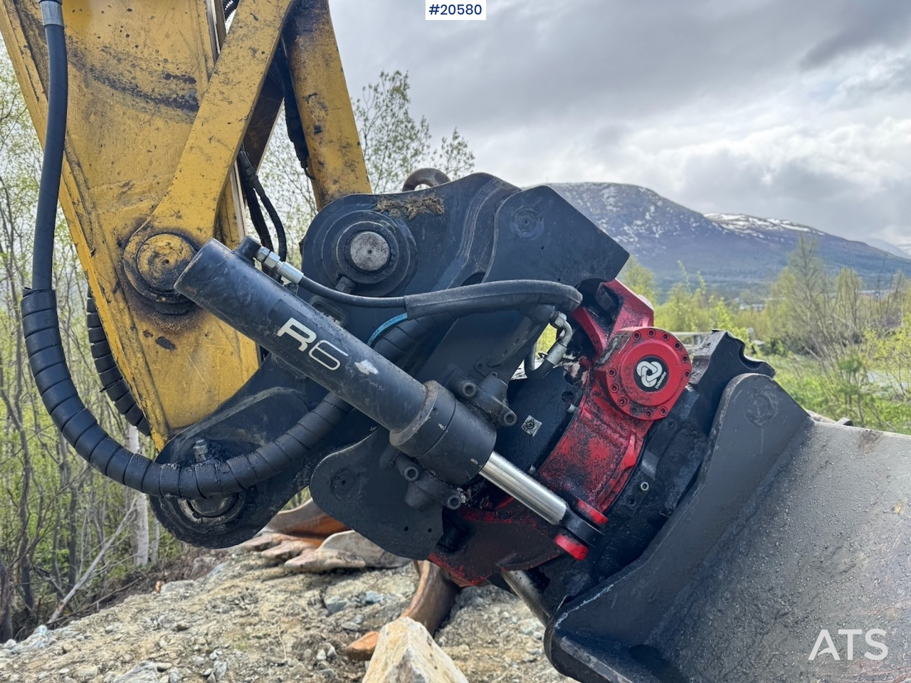 Kaivuri Komatsu HB215LC-2: kuva Kaivuri Komatsu HB215LC-2