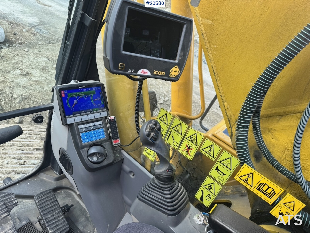 Kaivuri Komatsu HB215LC-2: kuva Kaivuri Komatsu HB215LC-2