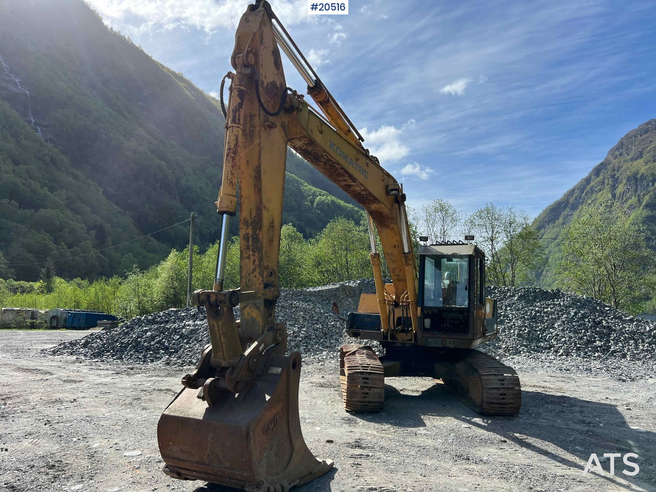 Komatsu PC200-3 - Kaivuri: kuva Komatsu PC200-3 - Kaivuri Komatsu PC200-3 - Kaivuri: kuva Komatsu PC200-3 - Kaivuri