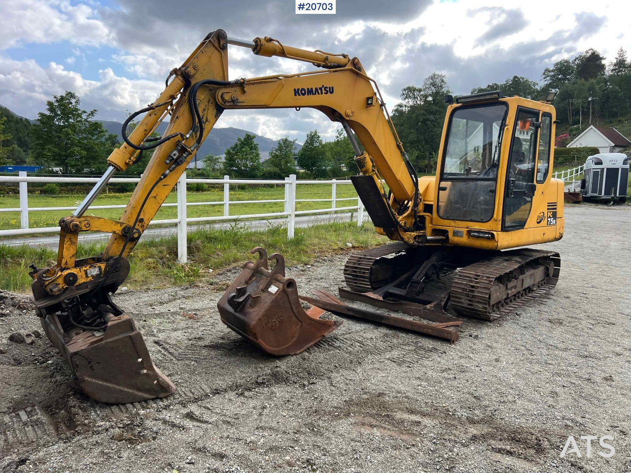 Komatsu PC75 - Kaivuri: kuva Komatsu PC75 - Kaivuri Komatsu PC75 - Kaivuri: kuva Komatsu PC75 - Kaivuri