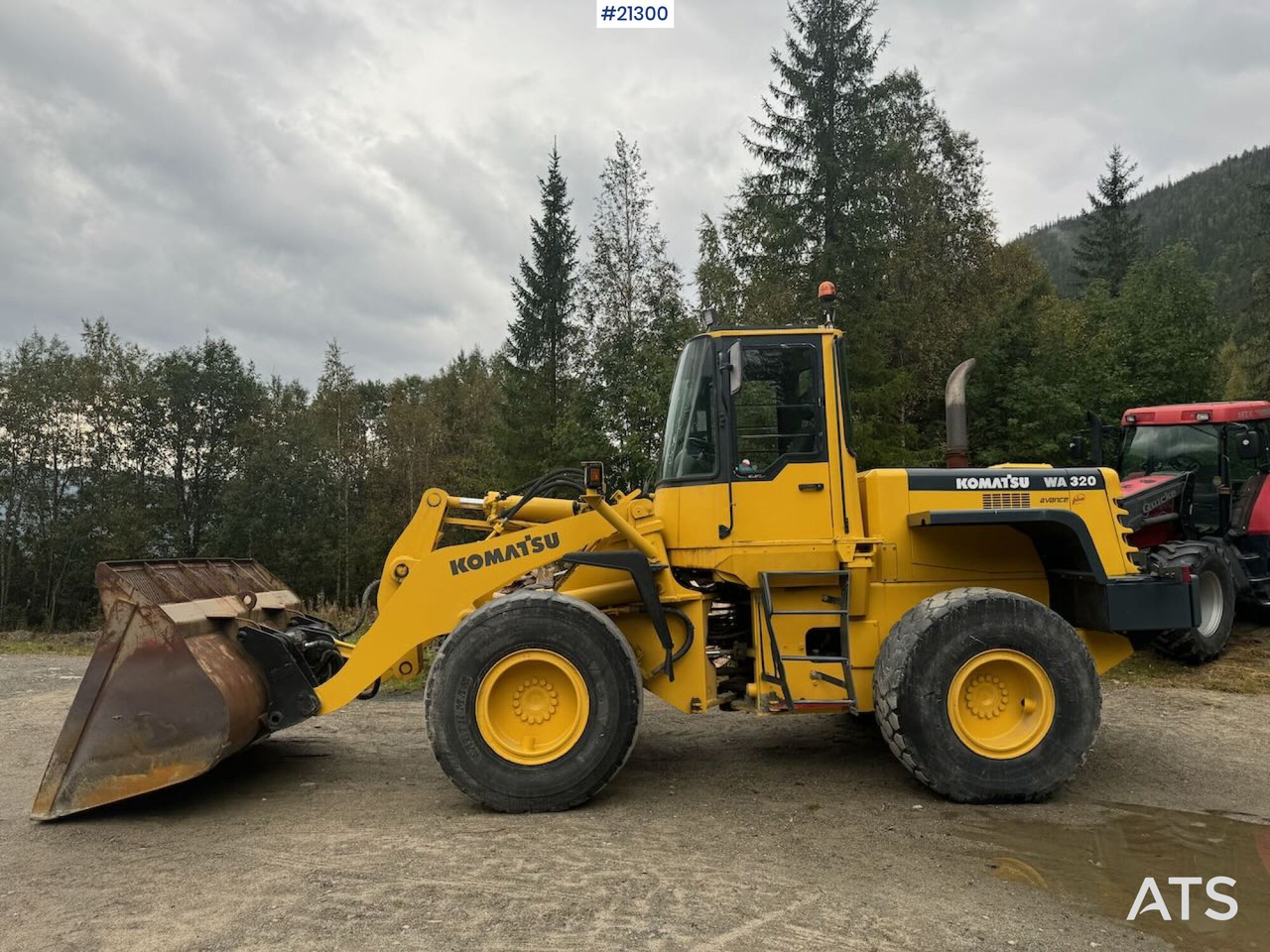 Komatsu WA320-3H - Pyöräkuormaaja: kuva Komatsu WA320-3H - Pyöräkuormaaja Komatsu WA320-3H - Pyöräkuormaaja: kuva Komatsu WA320-3H - Pyöräkuormaaja