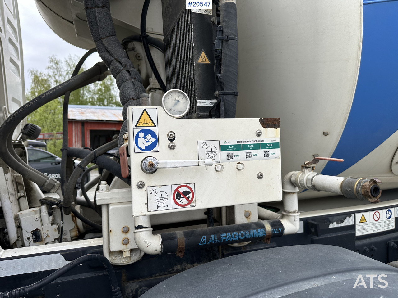 Betoniauto MAN TGS 35.510 8x4 betongbil med 9 meter hydr. renne (gullavtale): kuva Betoniauto MAN TGS 35.510 8x4 betongbil med 9 meter hydr. renne (gullavtale) Betoniauto MAN TGS 35.510 8x4 betongbil med 9 meter hydr. renne (gullavtale): kuva Betoniauto MAN TGS 35.510 8x4 betongbil med 9 meter hydr. renne (gullavtale)