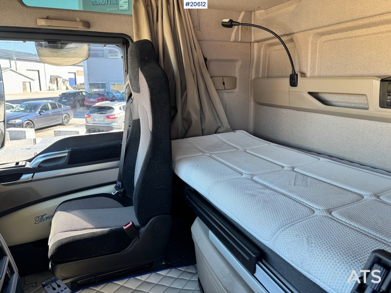 Lava-kuorma-auto MAN TGX 580: kuva Lava-kuorma-auto MAN TGX 580