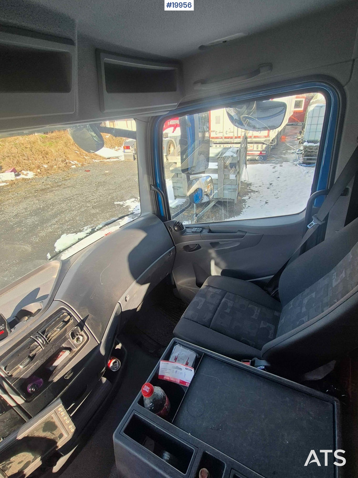 Umpikori kuorma-auto Mercedes 818: kuva Umpikori kuorma-auto Mercedes 818