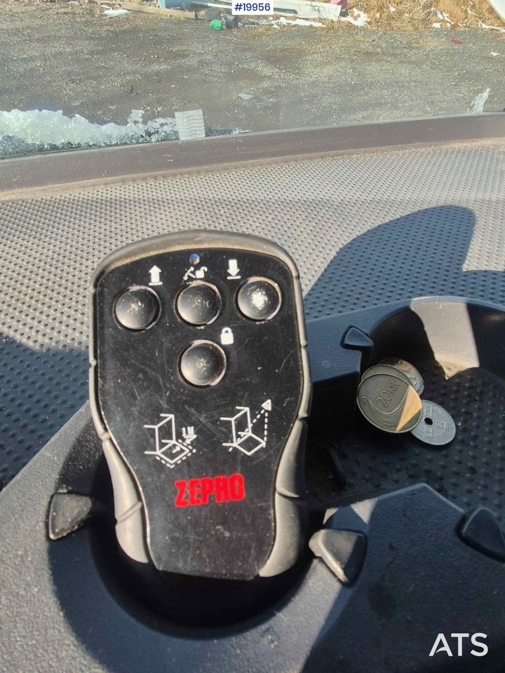 Umpikori kuorma-auto Mercedes 818: kuva Umpikori kuorma-auto Mercedes 818