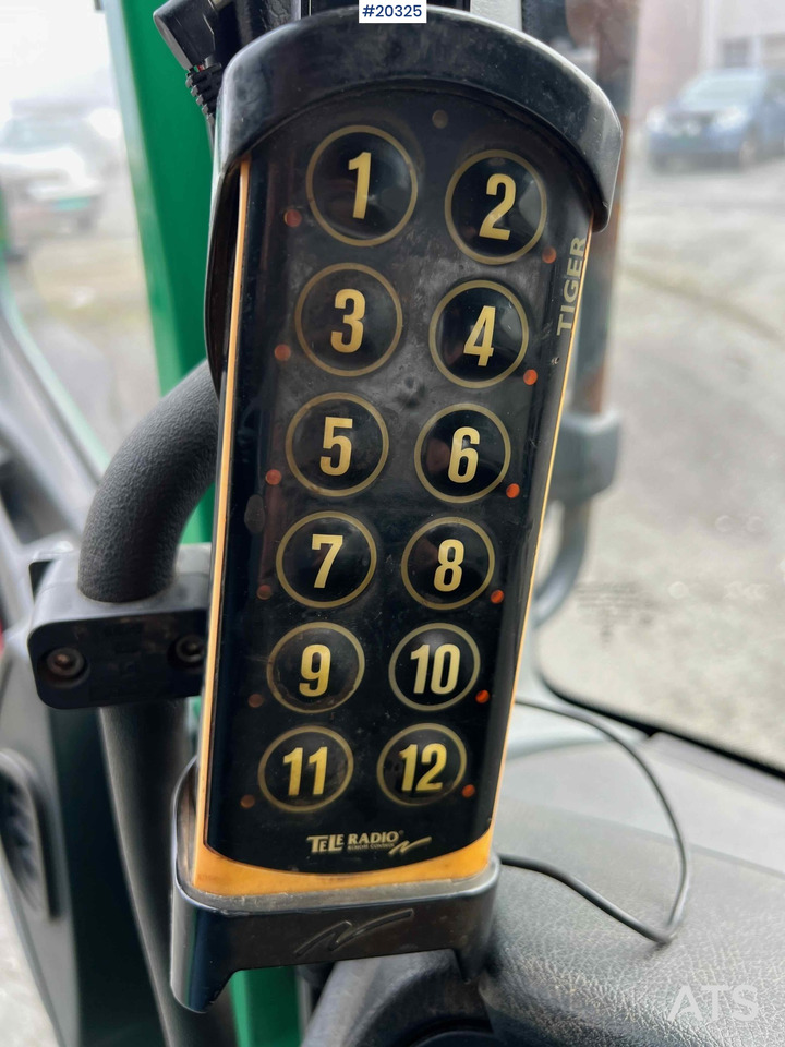 Nostovarsi-vaihtolavakuorma kuorma-auto Mercedes Atego 1524: kuva Nostovarsi-vaihtolavakuorma kuorma-auto Mercedes Atego 1524