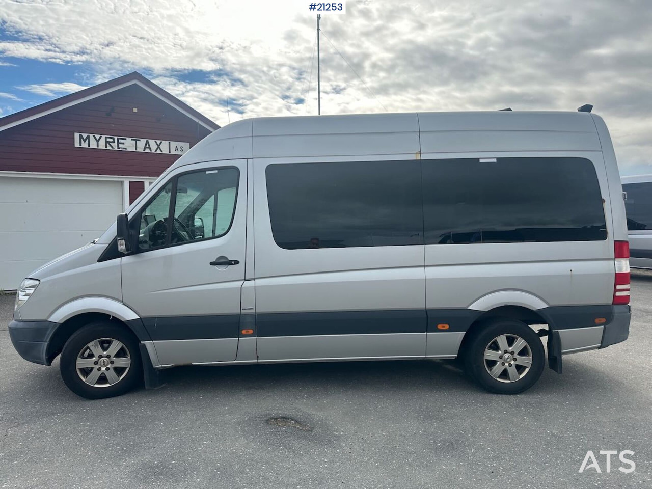 Mercedes Sprinter - Minibussi, Pikkubussi: kuva Mercedes Sprinter - Minibussi, Pikkubussi Mercedes Sprinter - Minibussi, Pikkubussi: kuva Mercedes Sprinter - Minibussi, Pikkubussi