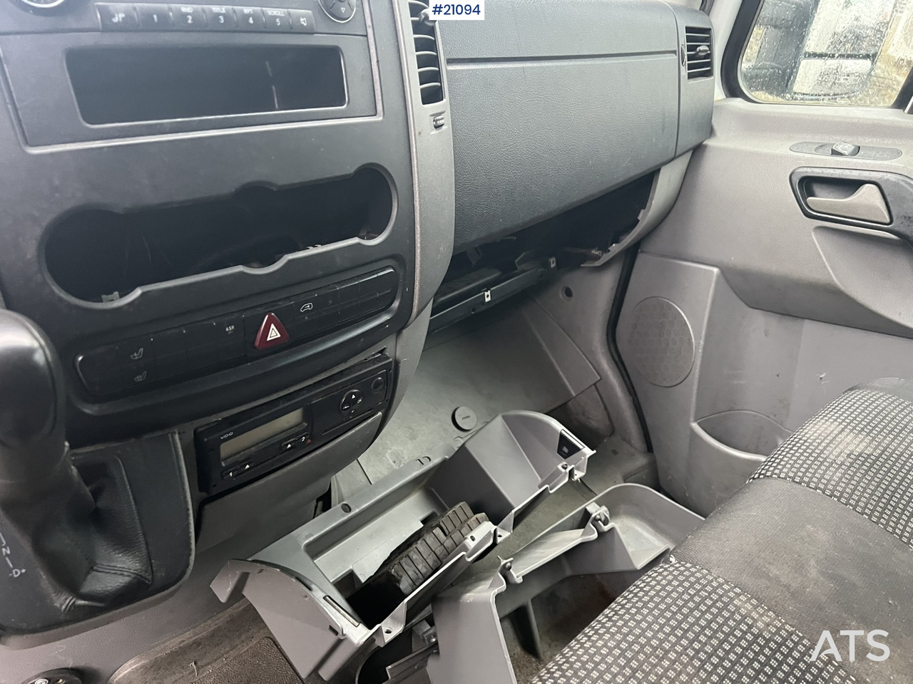 Umpikori kuorma-auto Mercedes Varebil: kuva Umpikori kuorma-auto Mercedes Varebil